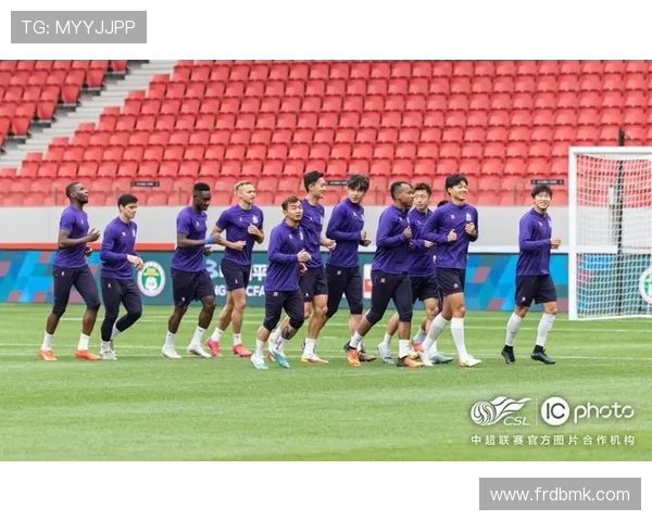 足球队观看CBA赛事的感受